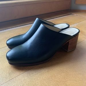 Nisolo black Paloma mules size 9